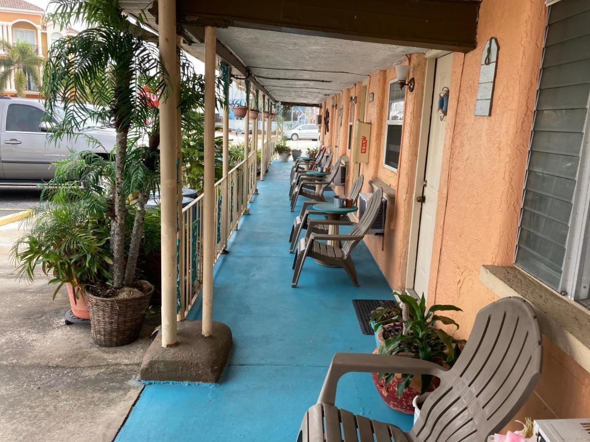 סיינט פיטרסברג Michaels Siesta Motel מראה חיצוני תמונה
