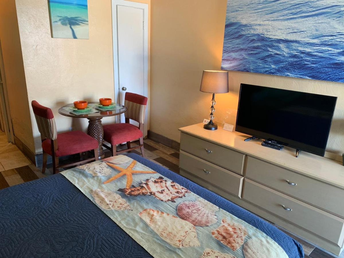 סיינט פיטרסברג Michaels Siesta Motel מראה חיצוני תמונה
