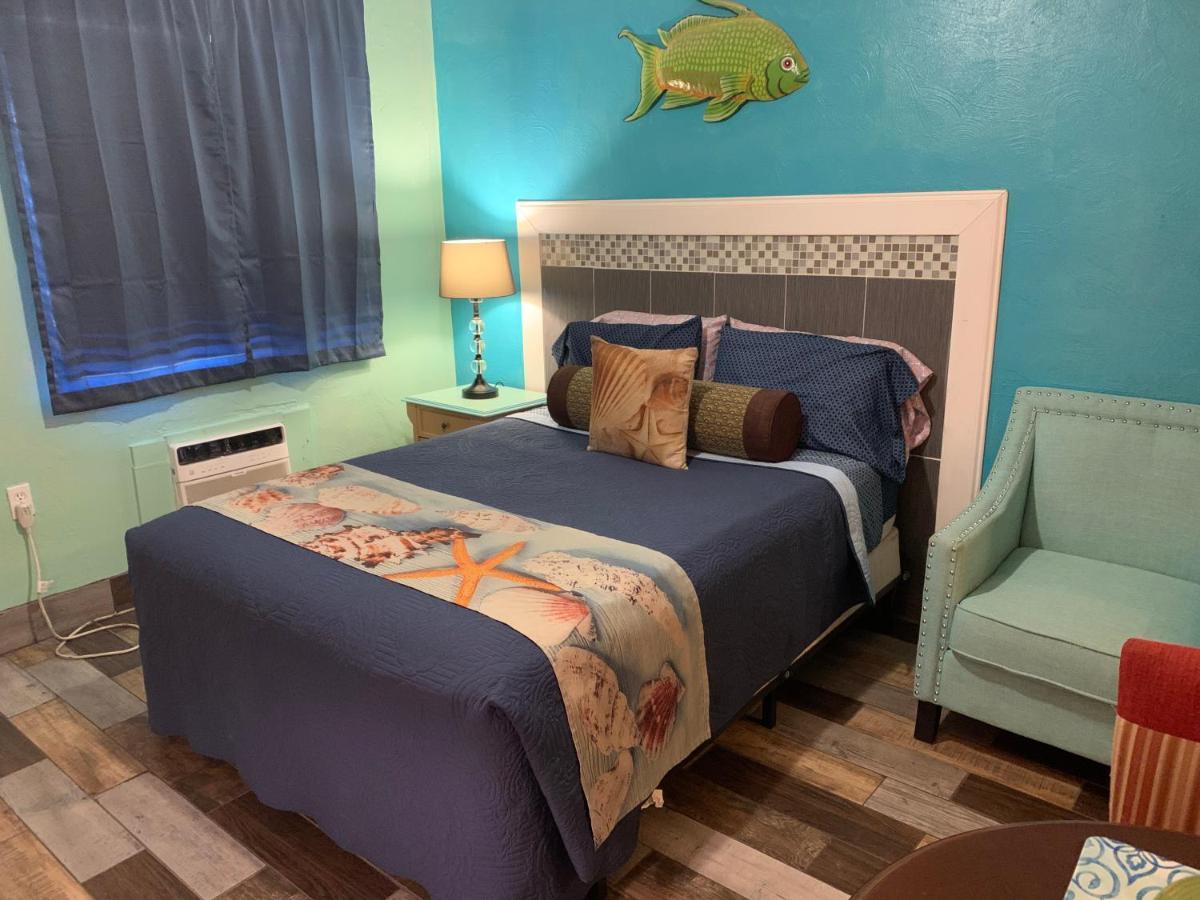 סיינט פיטרסברג Michaels Siesta Motel מראה חיצוני תמונה