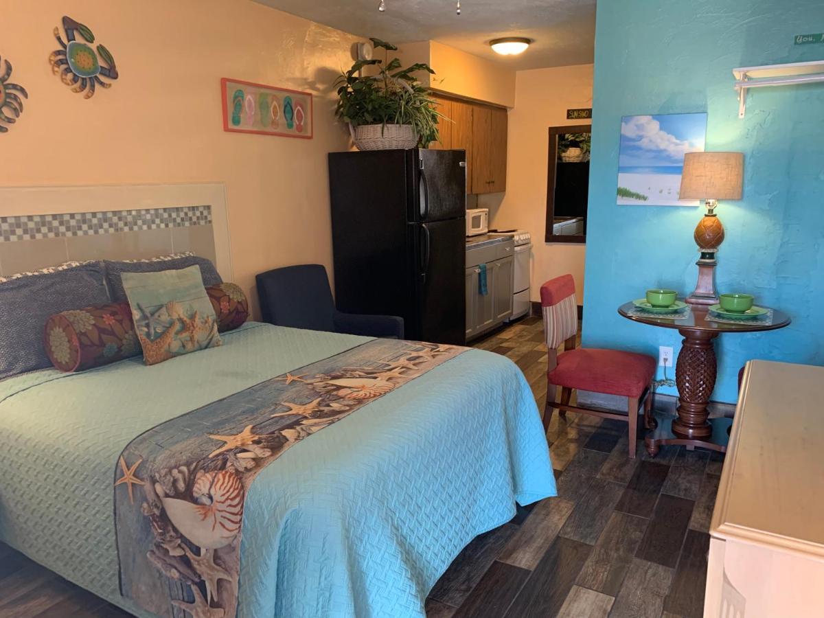 סיינט פיטרסברג Michaels Siesta Motel מראה חיצוני תמונה
