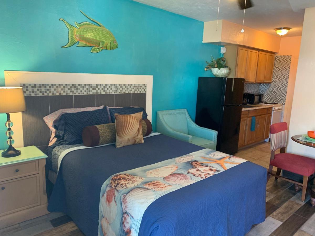 סיינט פיטרסברג Michaels Siesta Motel מראה חיצוני תמונה
