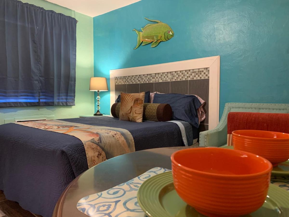 סיינט פיטרסברג Michaels Siesta Motel מראה חיצוני תמונה