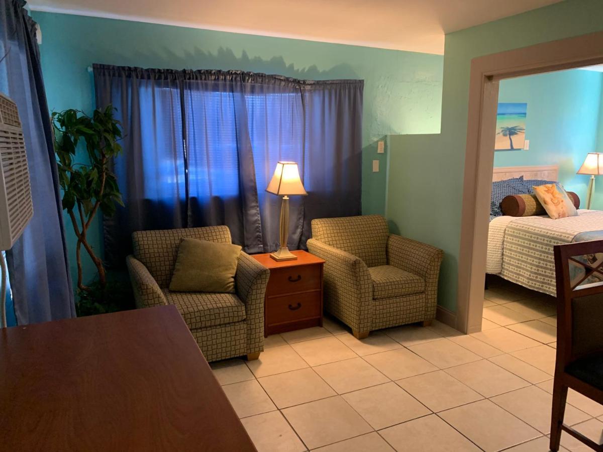 סיינט פיטרסברג Michaels Siesta Motel מראה חיצוני תמונה