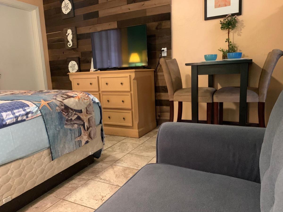 סיינט פיטרסברג Michaels Siesta Motel מראה חיצוני תמונה