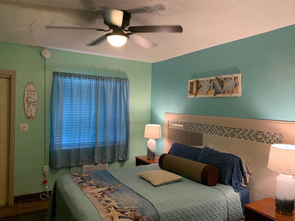 סיינט פיטרסברג Michaels Siesta Motel מראה חיצוני תמונה
