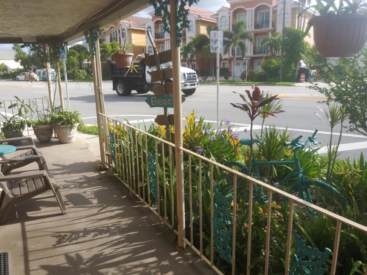 סיינט פיטרסברג Michaels Siesta Motel מראה חיצוני תמונה