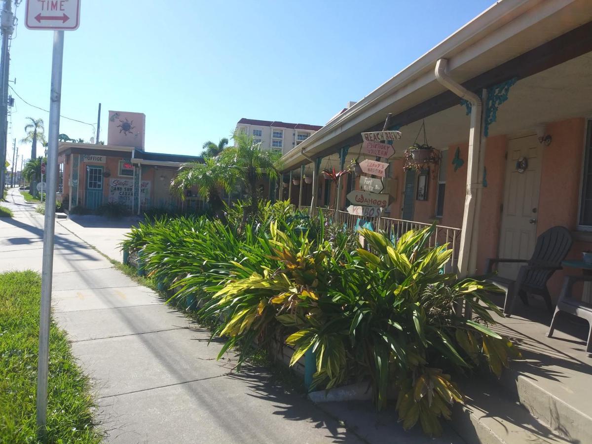 סיינט פיטרסברג Michaels Siesta Motel מראה חיצוני תמונה