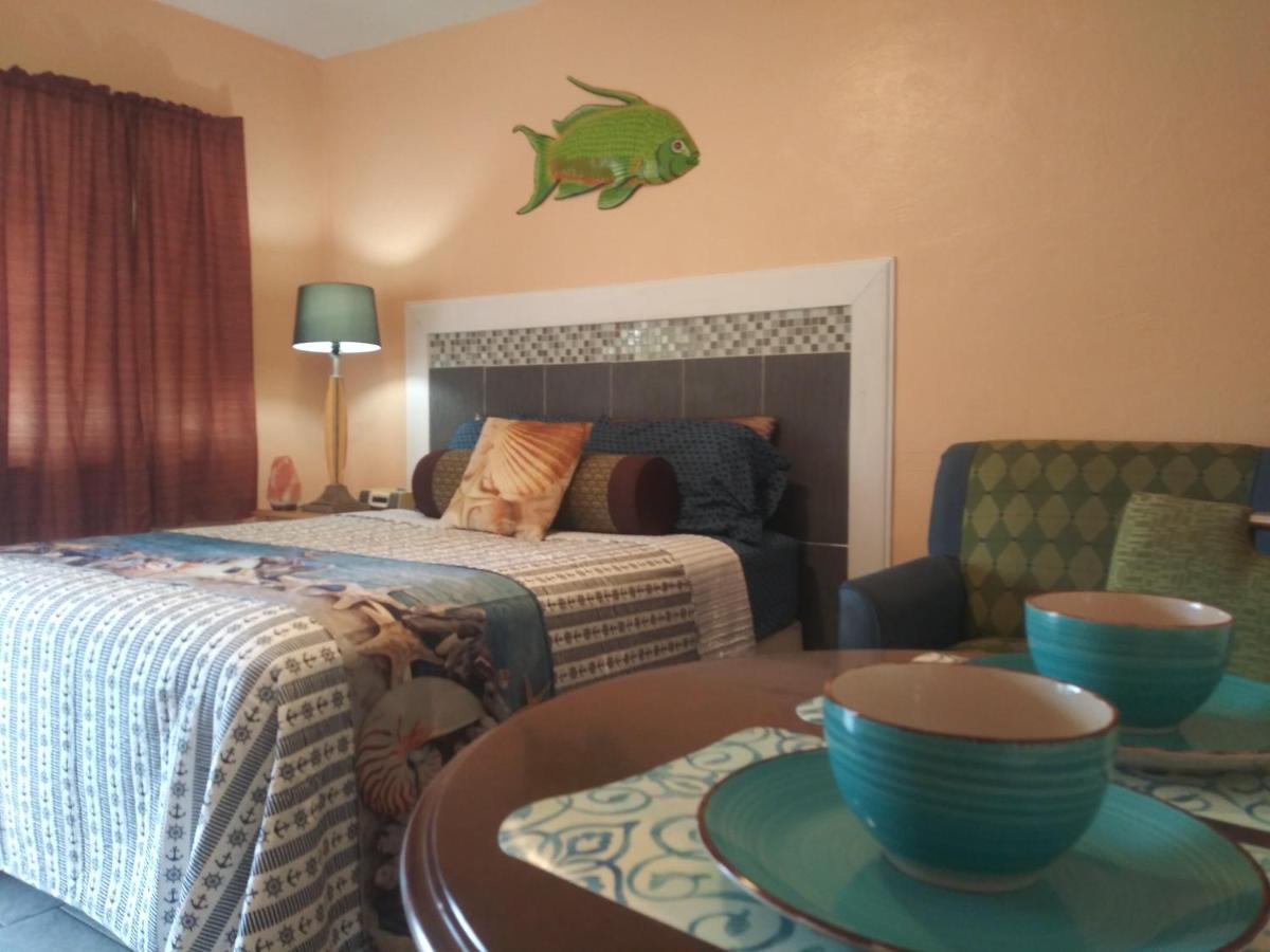 סיינט פיטרסברג Michaels Siesta Motel מראה חיצוני תמונה
